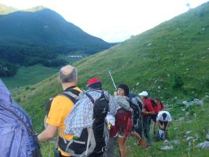 Ko sonce zažari v najvišjih vrhovih, smo že na poti.